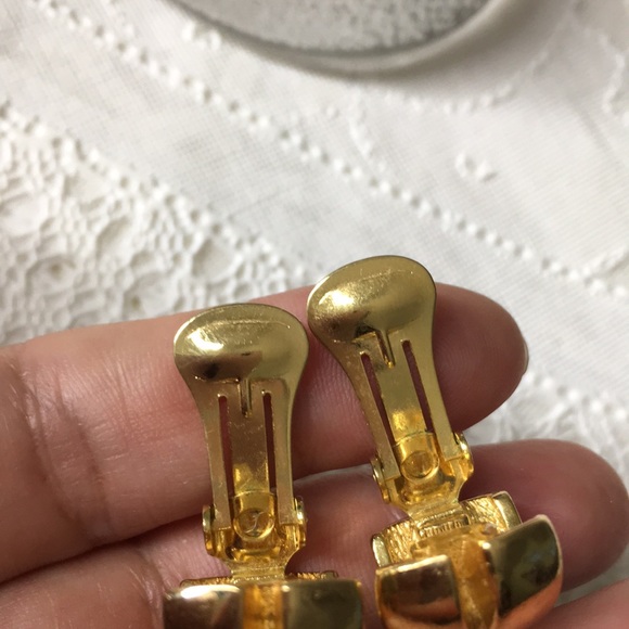 🖤Vtg Chr.Dior©️ X design clip earrings - Picture 9 of 14